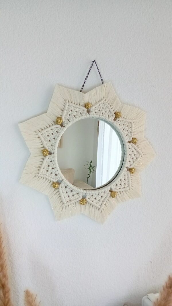 20241226_121156 Miroir en Macramé : Un élégant soleil blanc