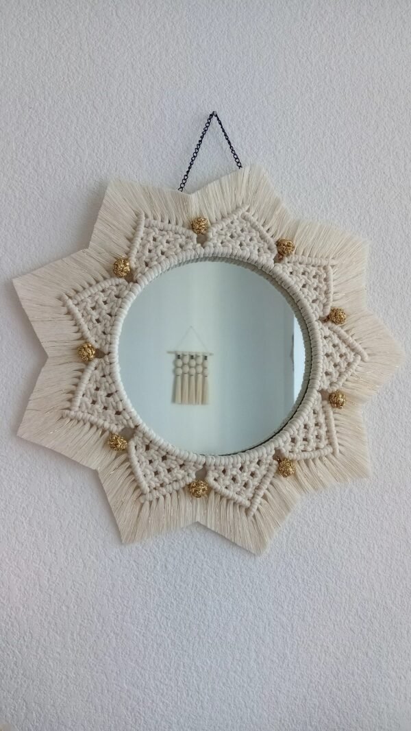 20241226_124928 Miroir en Macramé : Un élégant soleil blanc